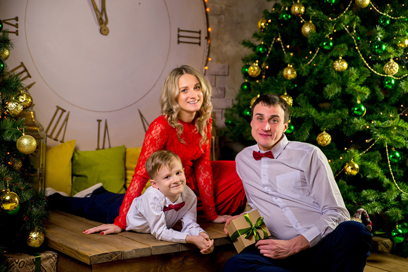 Noël et fêtes en famille : comment limiter les risques de transmission de la Covid-19 ?