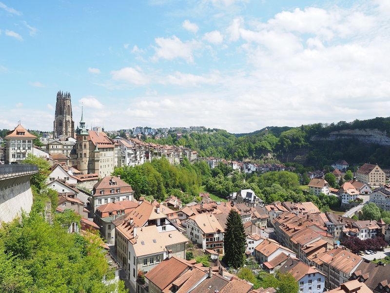 Religions - Forte diminution des groupes religieux locaux en Suisse, sauf évangéliques et orthodoxes