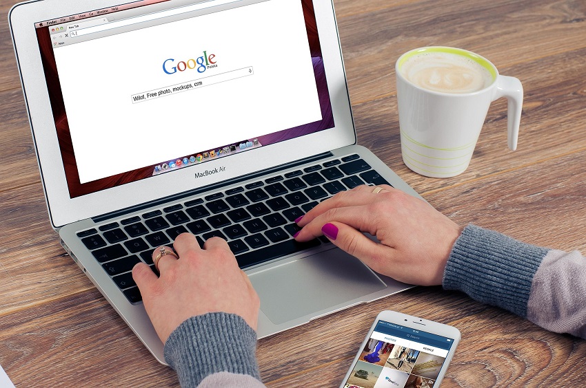 Google met la recherche par IA à disposition en Suisse