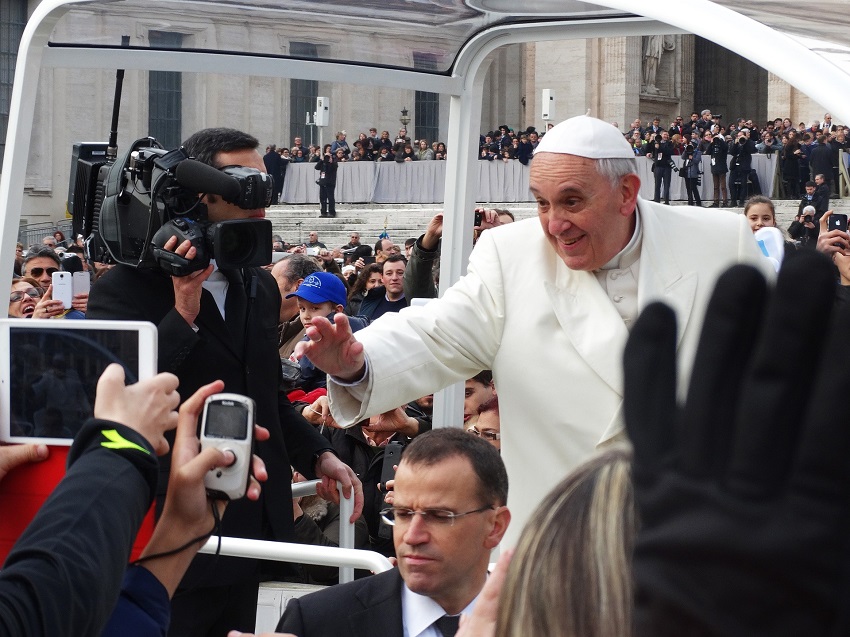 Mort du pape François à 88 ans : hommage unanime des dirigeants du monde